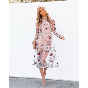 VICI HEARTSTRINGS FLORAL EMBROIDERED MIDI DRESS